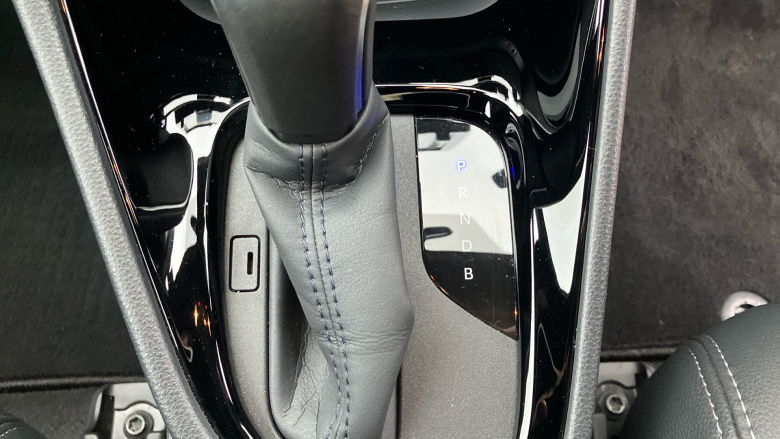 Toyota Yaris 1.5 Hybrid Dynamic 5dr CVT Hybrid Hatchback